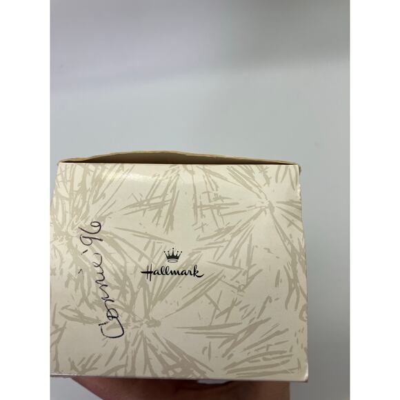 Hallmark Christkindl Christmas Visitors Keepsake Ornament Angel Collector's - Picture 8 of 10